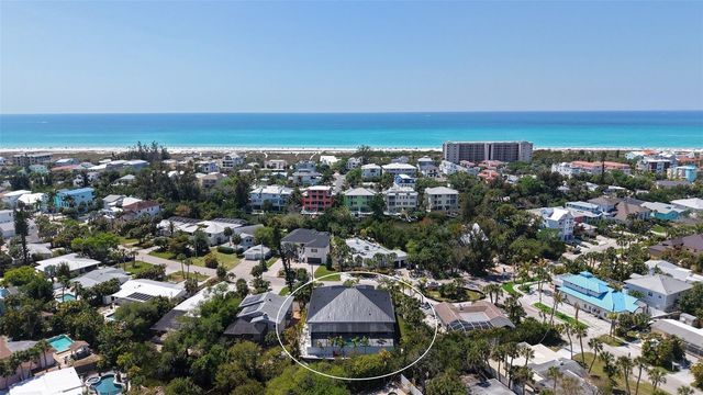 413 ISLAND CIRCLE, Sarasota, FL 34242