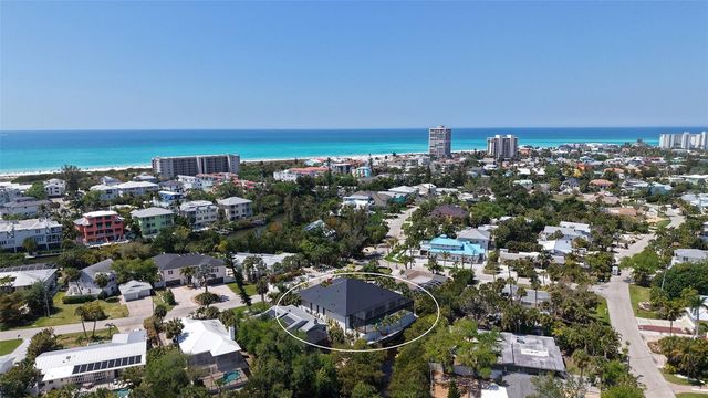 413 ISLAND CIRCLE, Sarasota, FL 34242