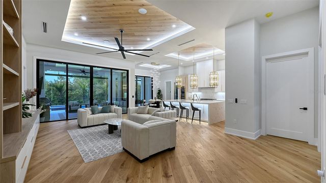413 ISLAND CIRCLE, Sarasota, FL 34242