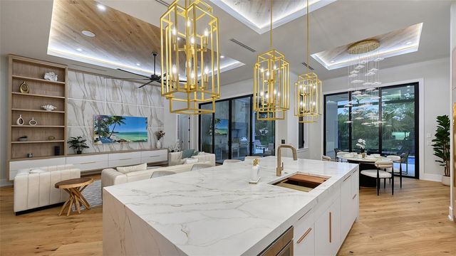 413 ISLAND CIRCLE, Sarasota, FL 34242