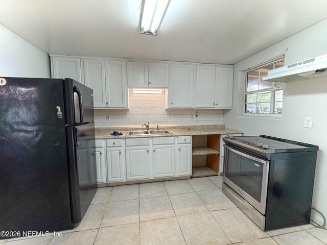 3081 BESSENT Road, Jacksonville, FL 32218