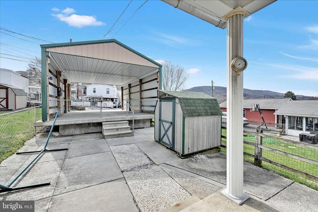 519 GREENWOOD AVE, Pottsville, PA 17901