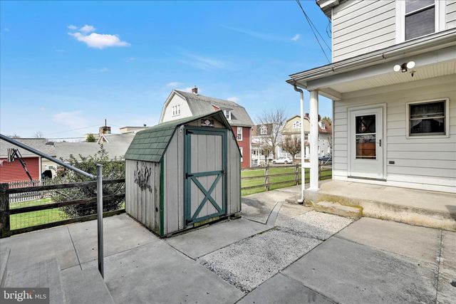 519 GREENWOOD AVE, Pottsville, PA 17901