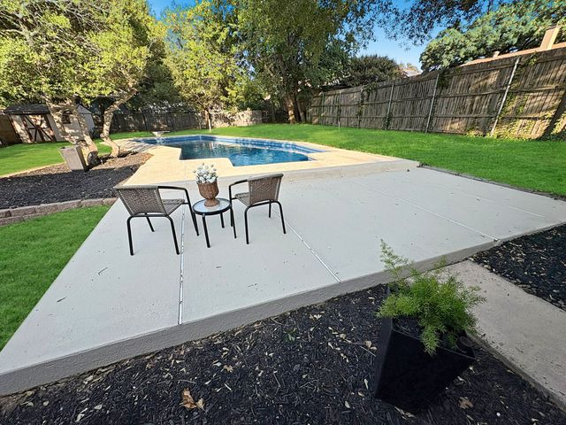 3236 Pearl Street, Bedford, TX 76021