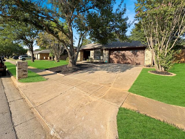 3236 Pearl Street, Bedford, TX 76021
