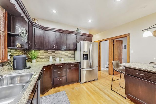 5322 W Wolfram Street, Chicago, IL 60641