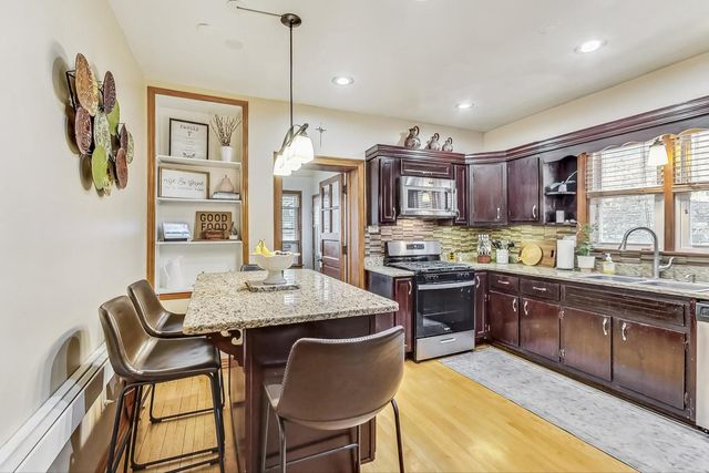 5322 W Wolfram Street, Chicago, IL 60641