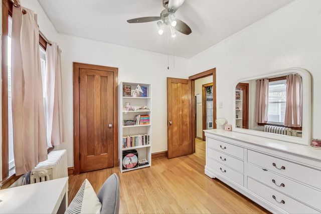 5322 W Wolfram Street, Chicago, IL 60641