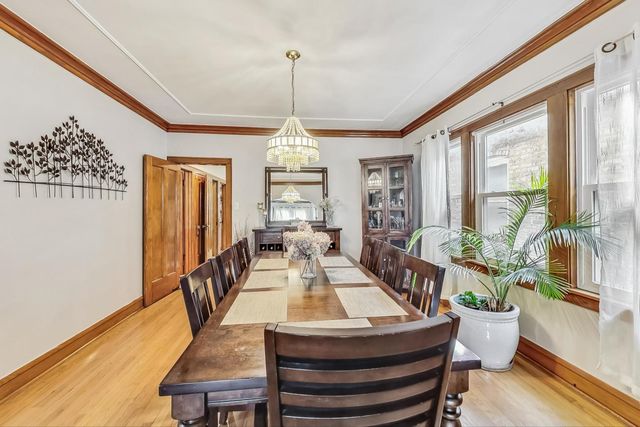 5322 W Wolfram Street, Chicago, IL 60641