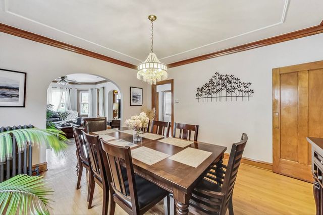5322 W Wolfram Street, Chicago, IL 60641