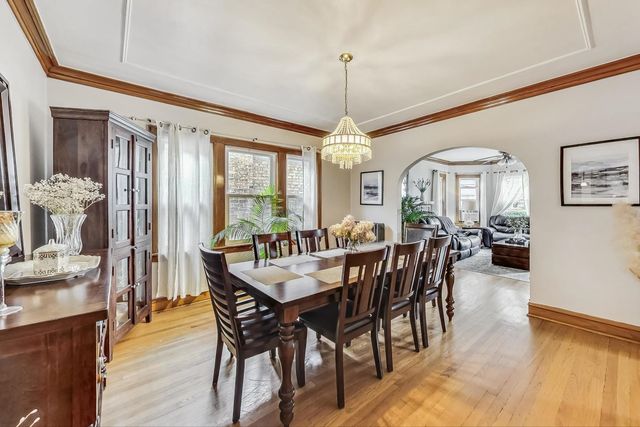 5322 W Wolfram Street, Chicago, IL 60641