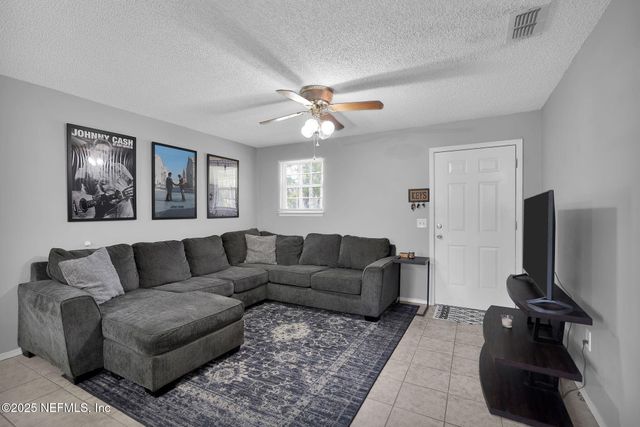 648 W OLIVER Street, Baldwin, FL 32234