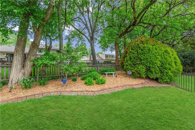 5408 W 97TH Circle, Overland Park, KS 66207