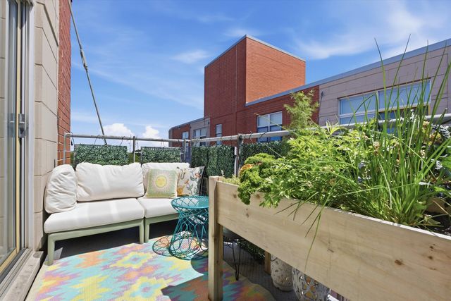 1222 Chicago Avenue 703, Evanston, IL 60202