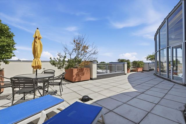 1222 Chicago Avenue 703, Evanston, IL 60202