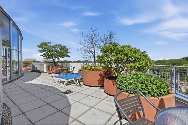 1222 Chicago Avenue 703, Evanston, IL 60202