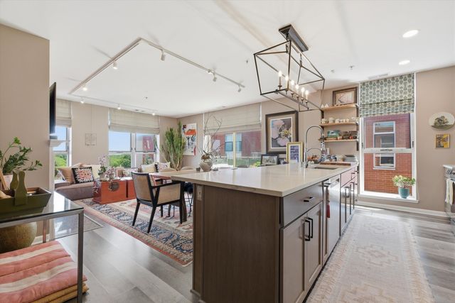 1222 Chicago Avenue 703, Evanston, IL 60202