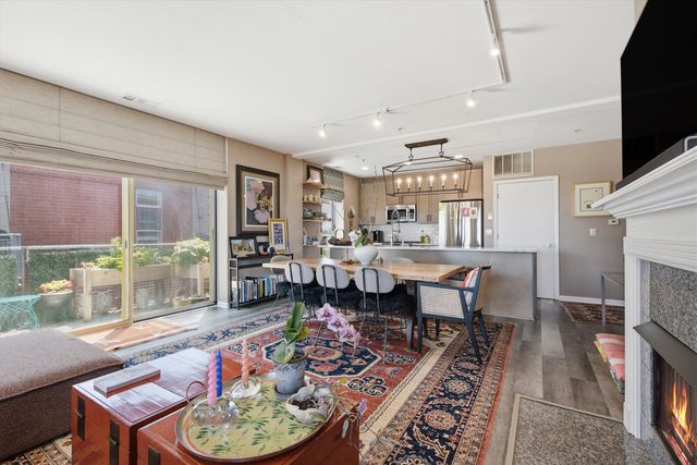 1222 Chicago Avenue 703, Evanston, IL 60202