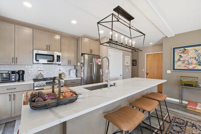 1222 Chicago Avenue 703, Evanston, IL 60202