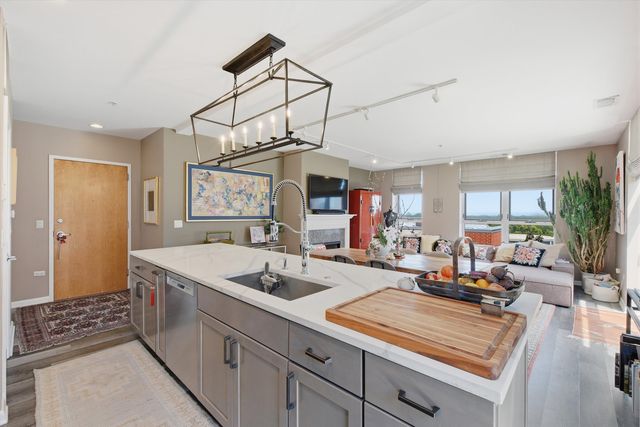1222 Chicago Avenue 703, Evanston, IL 60202