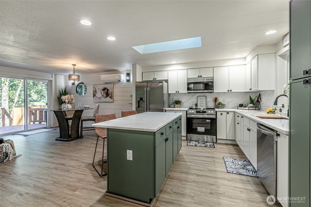 7840 Warbler Court SE, Olympia, WA 98513