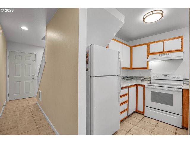 7165 Sw SAGERT St 103, Tualatin, OR 97062