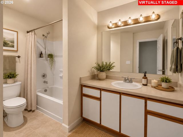7165 Sw SAGERT St 103, Tualatin, OR 97062