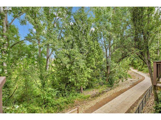 7165 Sw SAGERT St 103, Tualatin, OR 97062