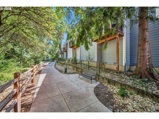 7165 Sw SAGERT St 103, Tualatin, OR 97062