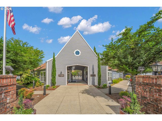 7165 Sw SAGERT St 103, Tualatin, OR 97062