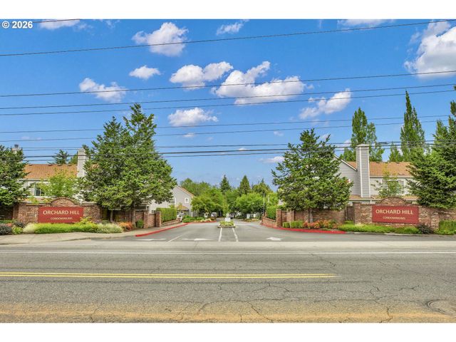 7165 Sw SAGERT St 103, Tualatin, OR 97062