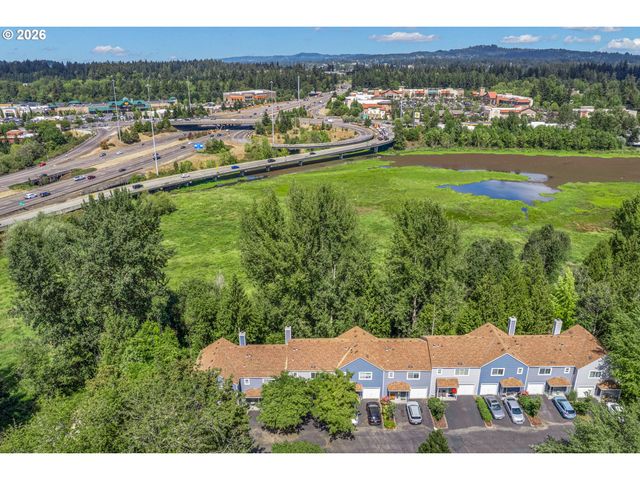 7165 Sw SAGERT St 103, Tualatin, OR 97062