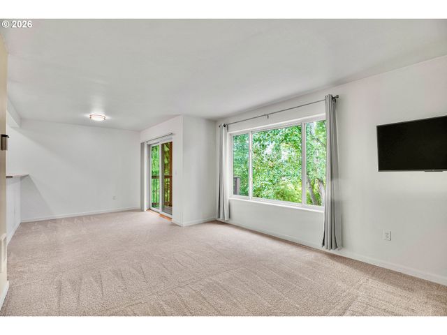 7165 Sw SAGERT St 103, Tualatin, OR 97062