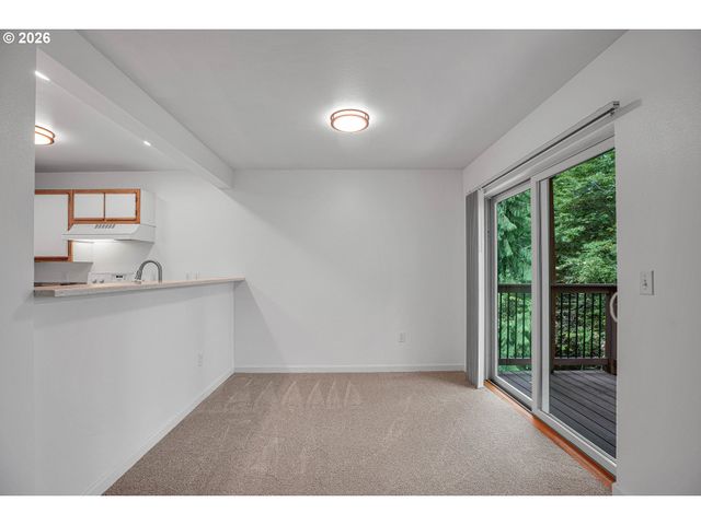 7165 Sw SAGERT St 103, Tualatin, OR 97062