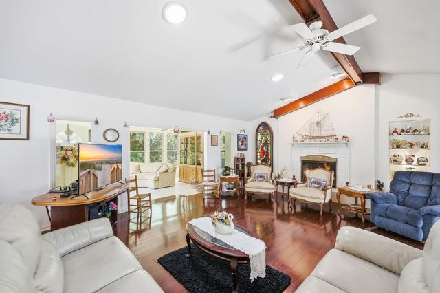 1932 Sandpiper Ln., Surfside Beach, SC 29575