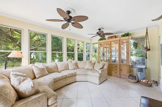 1932 Sandpiper Ln., Surfside Beach, SC 29575