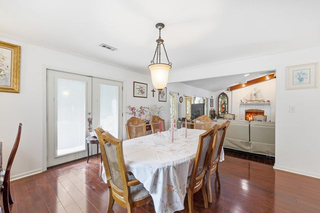1932 Sandpiper Ln., Surfside Beach, SC 29575
