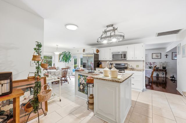 1932 Sandpiper Ln., Surfside Beach, SC 29575