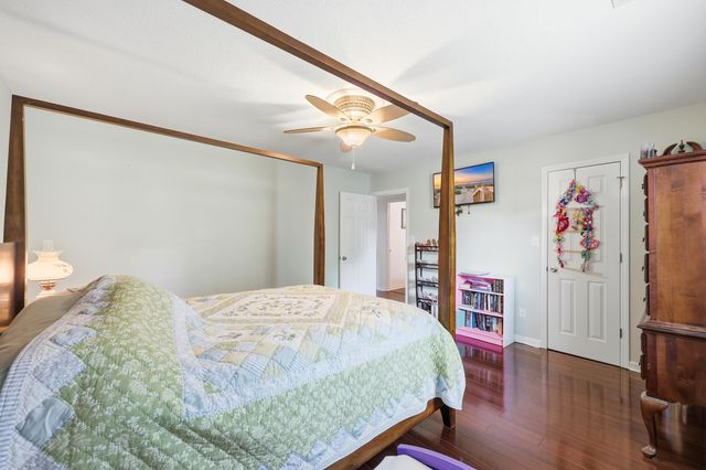 1932 Sandpiper Ln., Surfside Beach, SC 29575