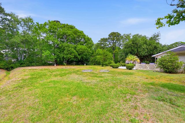 1932 Sandpiper Ln., Surfside Beach, SC 29575
