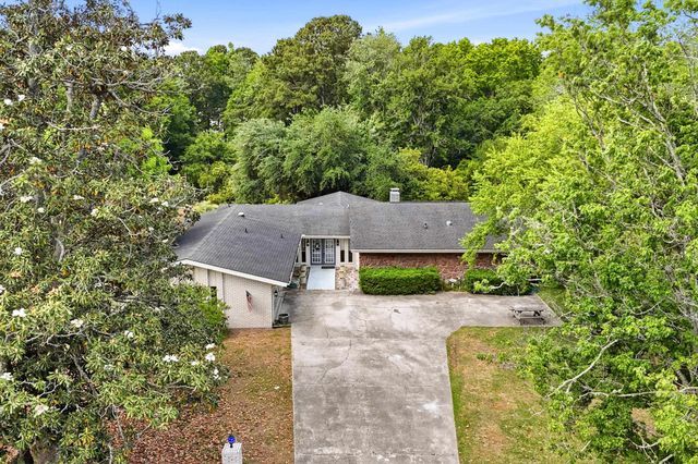 1932 Sandpiper Ln., Surfside Beach, SC 29575