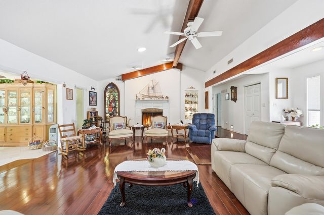 1932 Sandpiper Ln., Surfside Beach, SC 29575