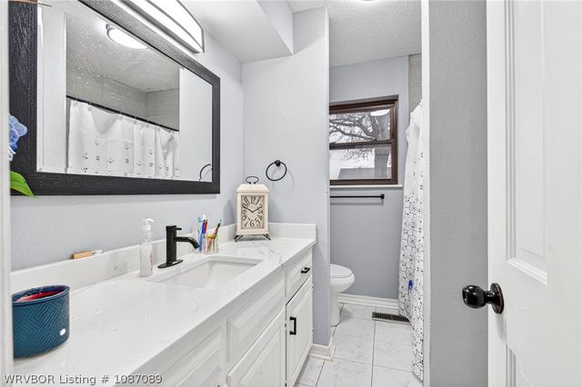 8901 Royal Ridge Drive, Fort Smith, AR 72903