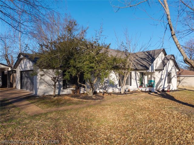 8901 Royal Ridge Drive, Fort Smith, AR 72903