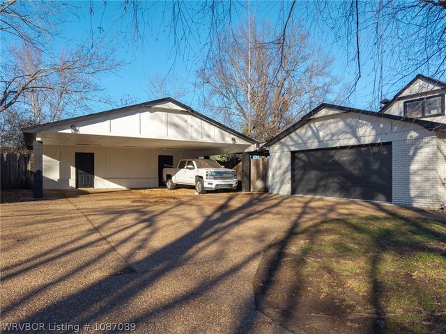 8901 Royal Ridge Drive, Fort Smith, AR 72903