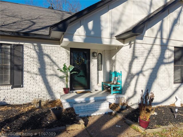 8901 Royal Ridge Drive, Fort Smith, AR 72903