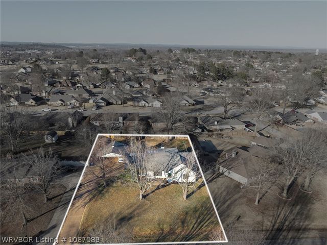 8901 Royal Ridge Drive, Fort Smith, AR 72903