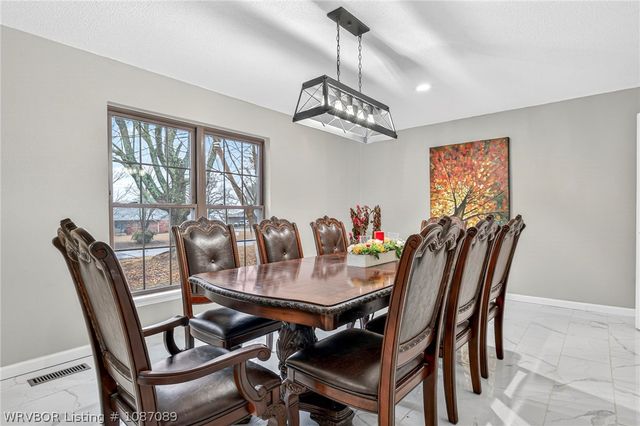 8901 Royal Ridge Drive, Fort Smith, AR 72903