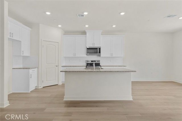 14857 Desert Lily Court, Apple Valley, CA 92307