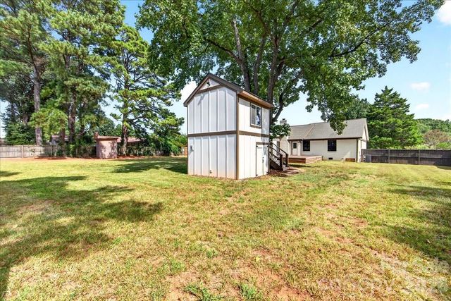 2519 Matthews Mint Hill Road, Matthews, NC 28105